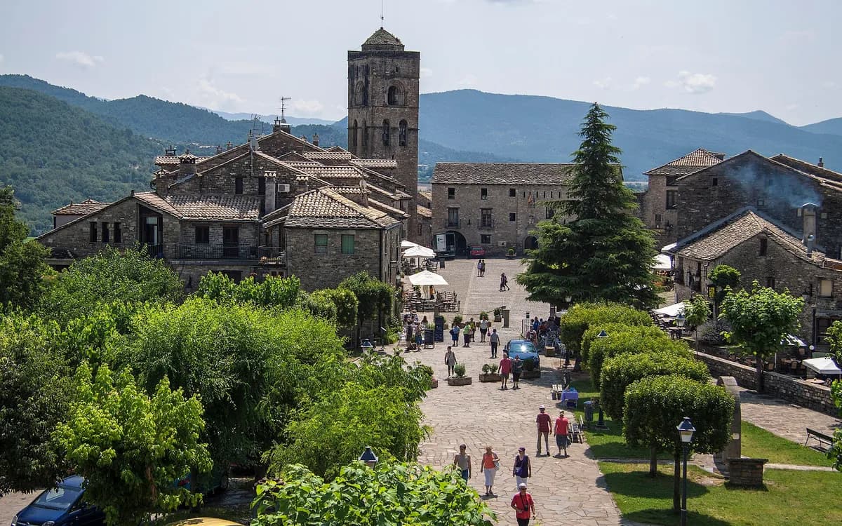 Aínsa, Aragón — juego de pistas en Aínsa