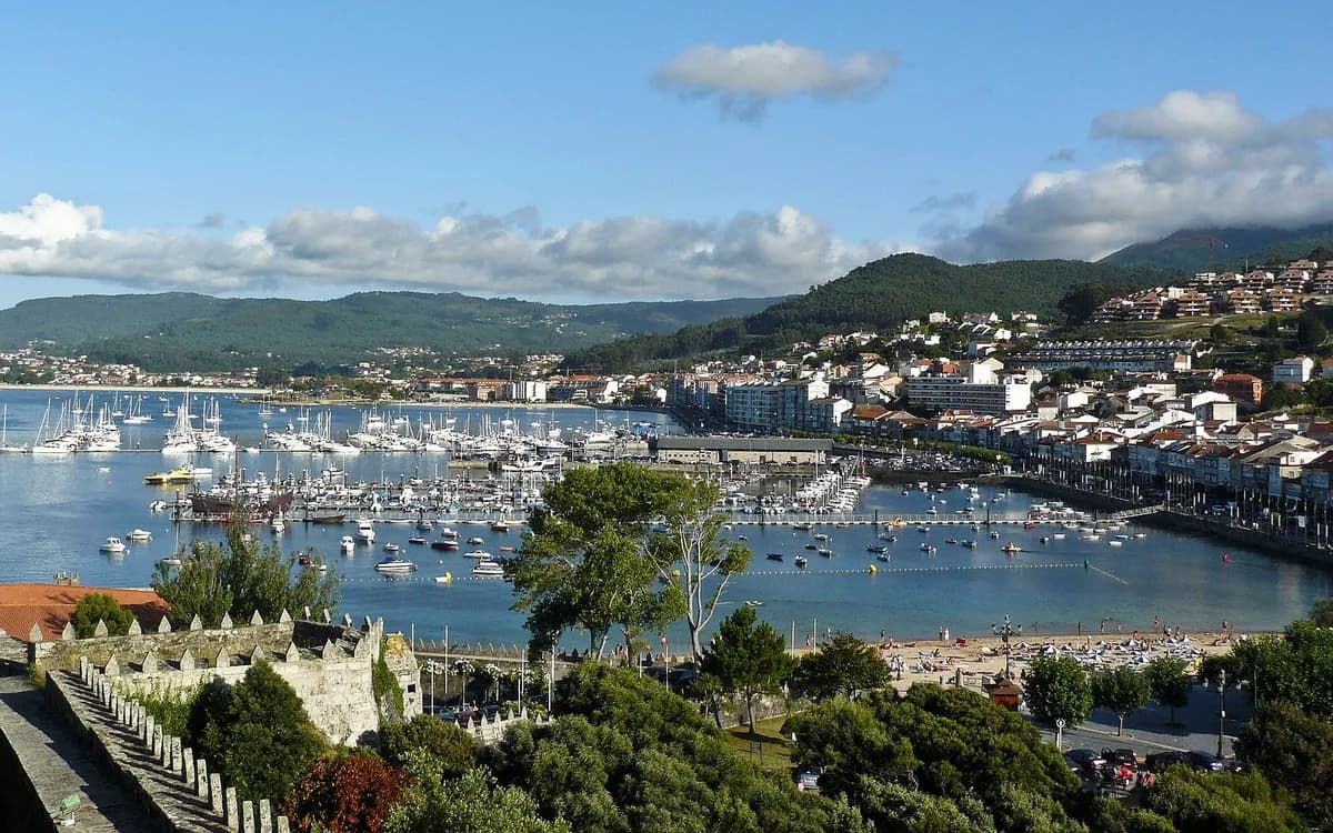 Baiona, Galicia — juego de pistas en Baiona