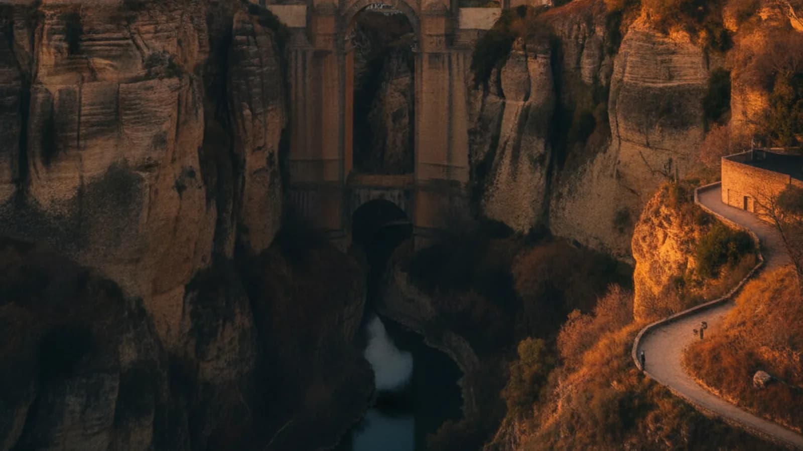 Juego de pistas en Ronda: Ronda, Cicatriz de Piedra: Tajo, Toreo y Bandoleros