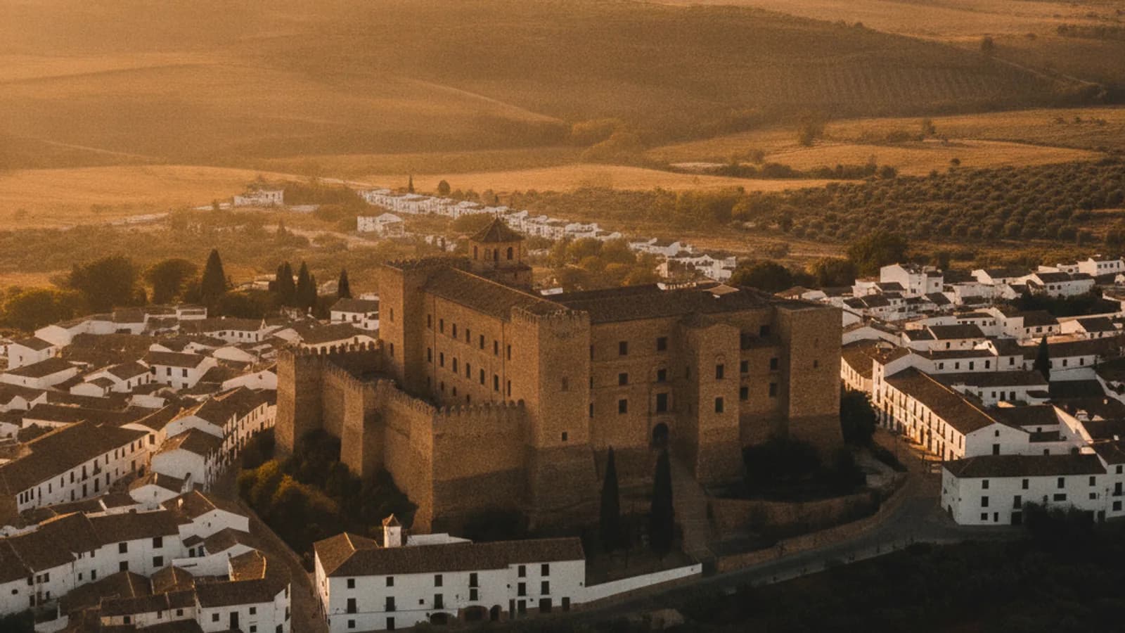 Juego de pistas en Zafra: Zafra: La Sevilla Chica y el Alcázar Ducal